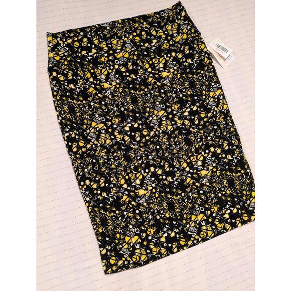 Lularoe Cassie Pencil Skirt - Black Yellow Floral - Size 2XL 36x26 Stretch - Picture 3 of 9